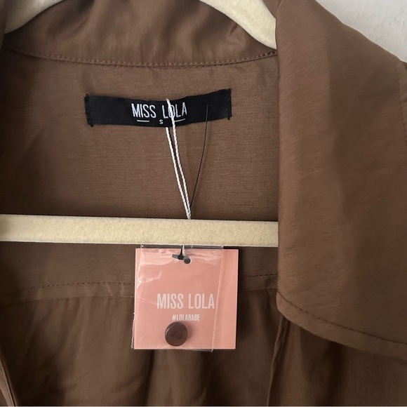 Miss Lola INIZA LONG SLEEVE COLLAR WRAP TOP - BROWN Size Small NWT - Picture 7 of 10